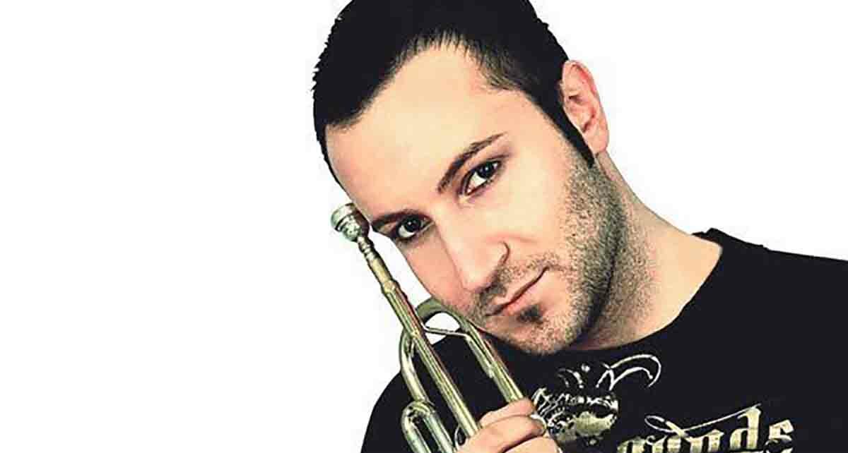 Седат Юце (Sedat Yüce): участник Евровидения 2001 из Турции